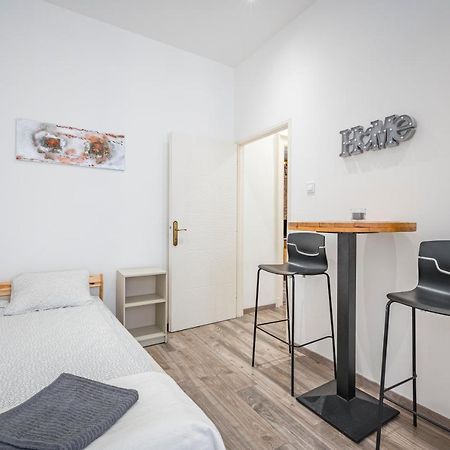 Design Apartment W Ac On Ring Road By Newave Apartments Budapest Extérieur photo