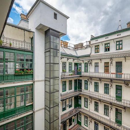 Design Apartment W Ac On Ring Road By Newave Apartments Budapest Extérieur photo